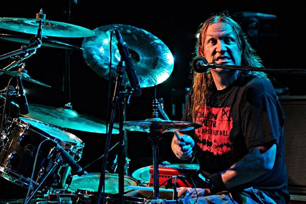 Andy Nacrur en la Bateria